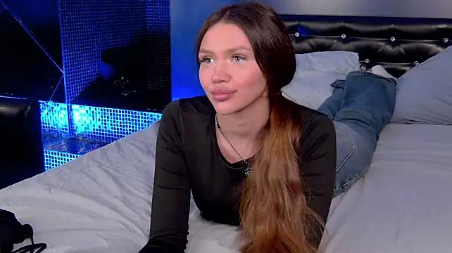 MelanieSutton Show in webcam