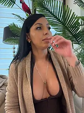 XXX chat uživo modela ReynaMorel