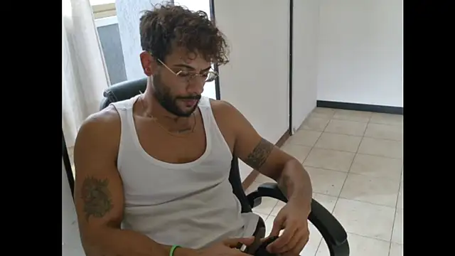 Chat XXX ao vivo de ItalianShadow