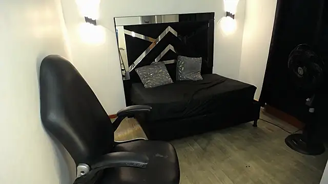 Chatroom XXX en direct de MarianaRojas_