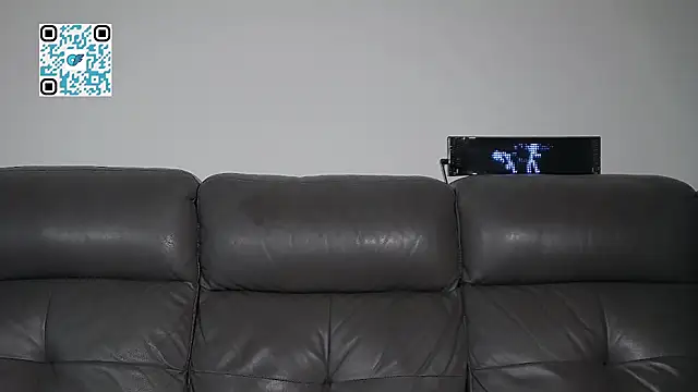 CrazyDom1 élő XXX-chatje