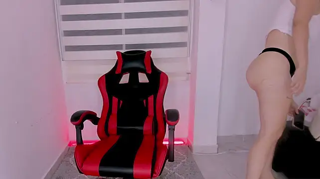 CherryVelvett33 live XXX chat