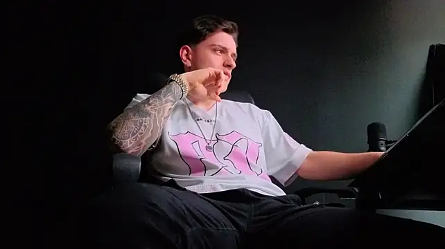 FelixStarkk: απευθείας συνομιλία ΧΧΧ