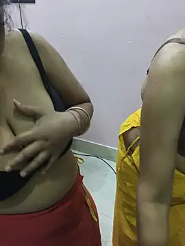 hottysimi লাইভ XXX চ্যাট