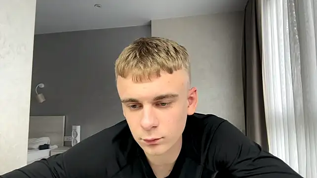 XXX chat uživo modela SoloFury