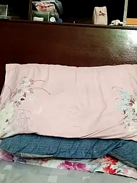 QueenSoreal Adlı Modelin Canlı XXX Sohbeti
