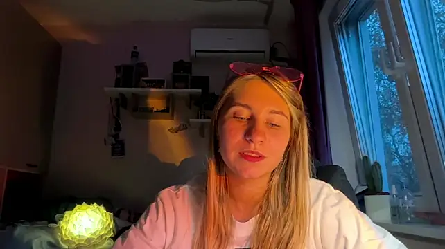 VelvetPinnick webcam show