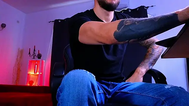 Živý XXX chat MightyAaron66