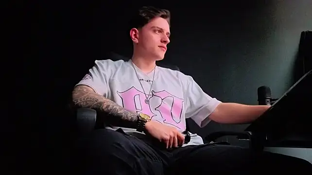 FelixStarkk élő XXX-chatje