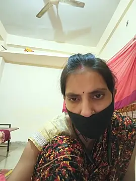 Chat +18 de Cuty_ruhani ao vivo
