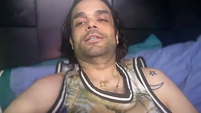 צ'אט XXX בשידור חי של icebergslim281