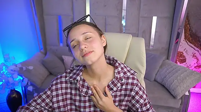 Živý XXX chat TinyNatalie