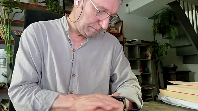 צ'אט XXX בשידור חי של yvanbonar