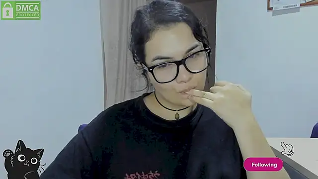 Chat +18 de Sofialacolombiana ao vivo