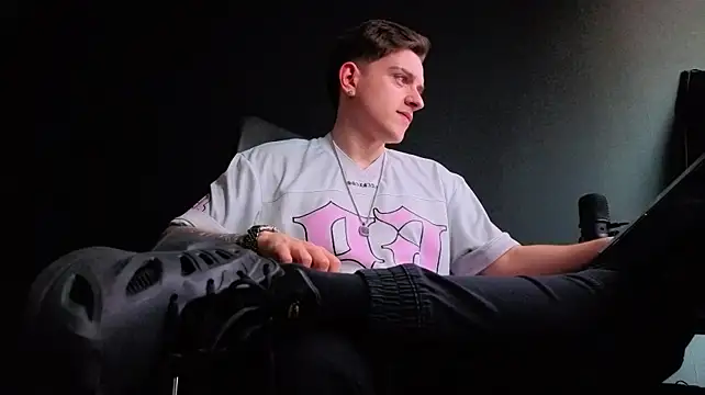 FelixStarkk – Naživo XXX chat