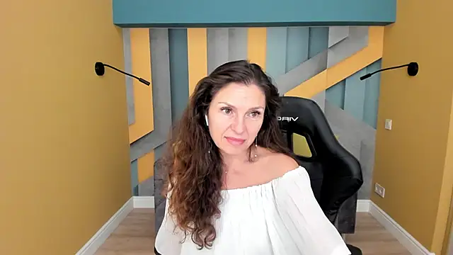 Chatroom XXX en direct de EllaLong