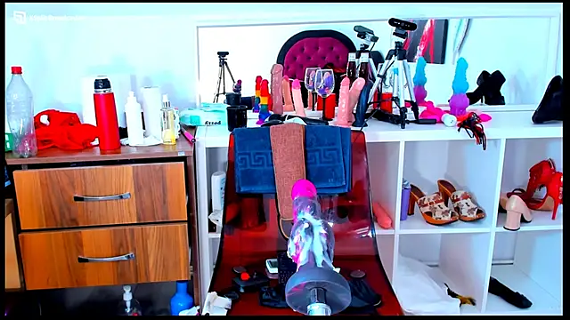 Chat +18 de KarlaHartley ao vivo