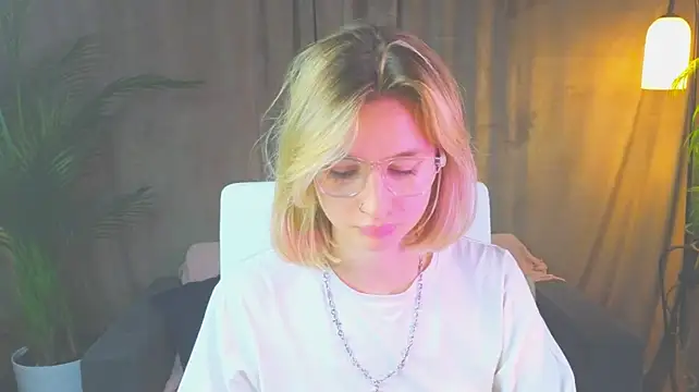 Chat XXX en directo de NoraMoreau