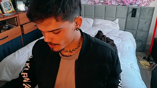 צ'אט XXX בשידור חי של JordanShow