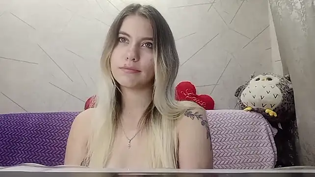 แชท XXX สดของ KatieLesco