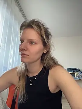 MaryHiggins live XXX chat