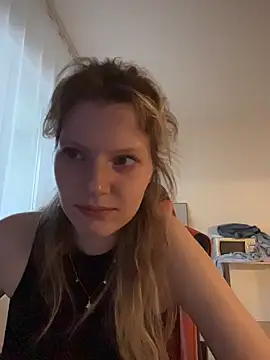 MaryHiggins live XXX chat