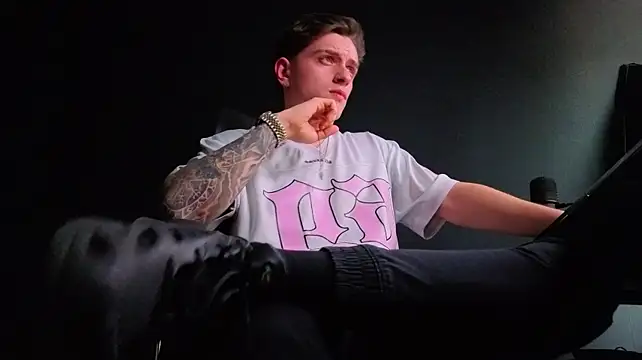 FelixStarkk XXX чат на живо