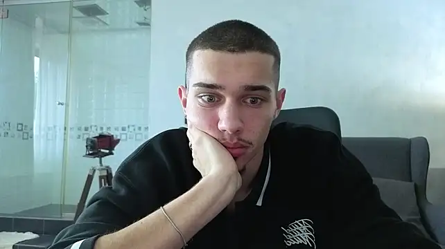 Chat XXX en directo de KaydenDrew