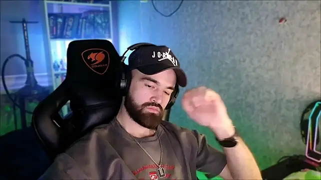Chat +18 de _Serious_Man ao vivo