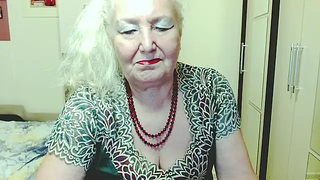 XXX chat uživo modela GrannyAlisa