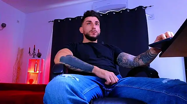 MightyAaron66 – Live XXX-chat