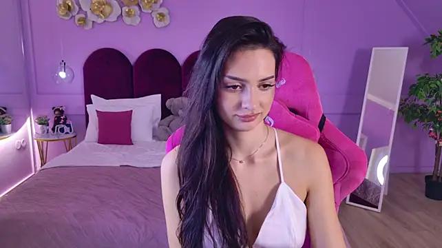 Chat +18 de TianaFoxy ao vivo