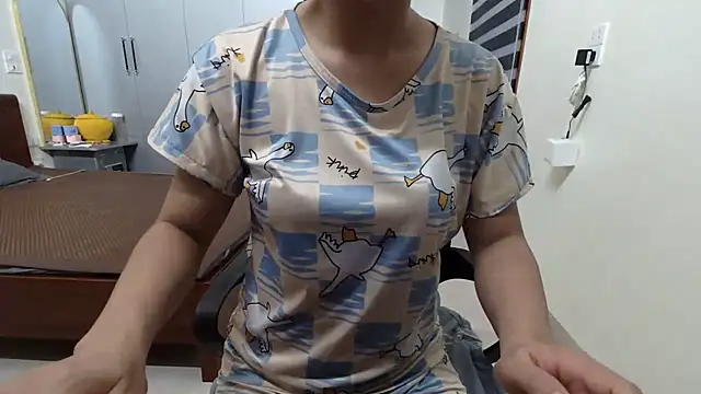 Sexy-laydyMai's Webcam Show