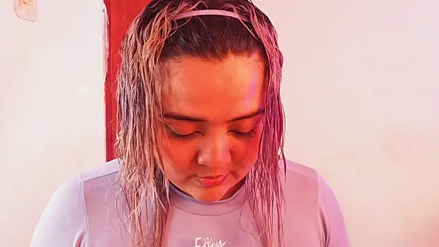 Chat +18 de Agatha_humidity ao vivo