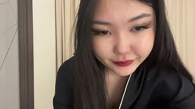 Chat +18 de EffieCupples ao vivo