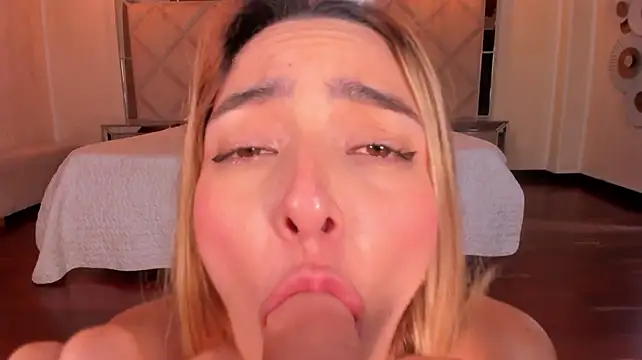 MelissaMoore_'s Live XXX Chat