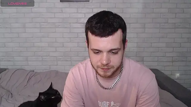 Chat +18 de Alexxx_horny ao vivo