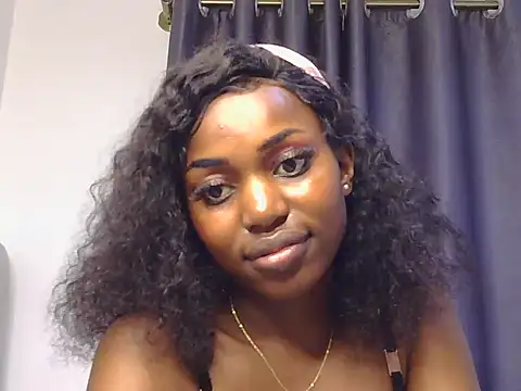 Chat +18 de Tasha_1 ao vivo