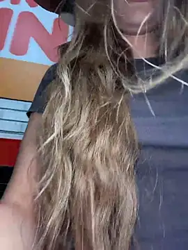 צ'אט XXX בשידור חי של milaa_sun