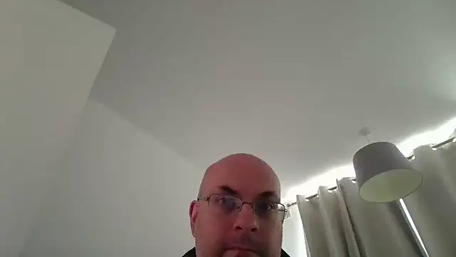 16squirtsofcum 现场XXX聊天