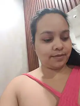 Chat +18 de Luv_swaraxx ao vivo
