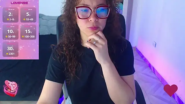 צ'אט XXX בשידור חי של SharonR1