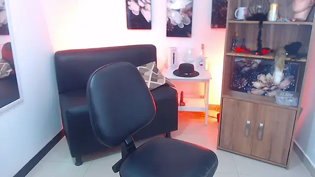 Chat +18 de Keilathompson ao vivo