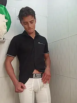 Davitfitnosuke XXX чат на живо
