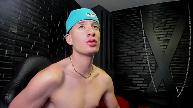 hunterheat__ – Live XXX-chat