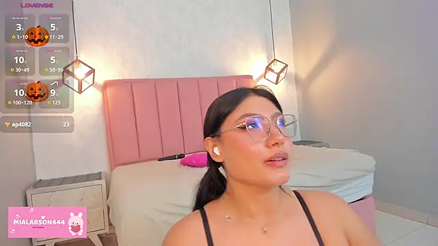 LARSONMIA Adlı Modelin Canlı XXX Sohbeti