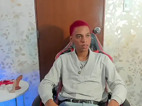 luccas_lowee Show Webcam