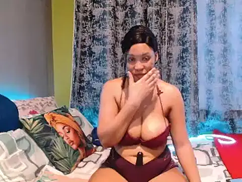 Tallwildnspicey98 Adlı Modelin Canlı XXX Sohbeti