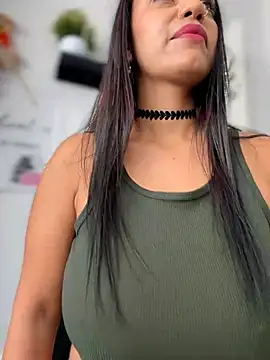Sara-77's Live XXX Chat
