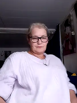 irinamaux Adlı Modelin Canlı XXX Sohbeti